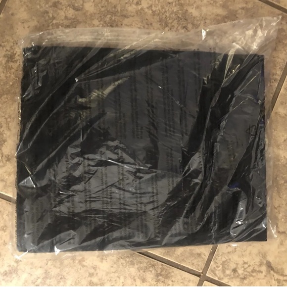 Jeffree Star Valentine T-shirt and Hat Mystery Box Combo - Picture 5 of 8